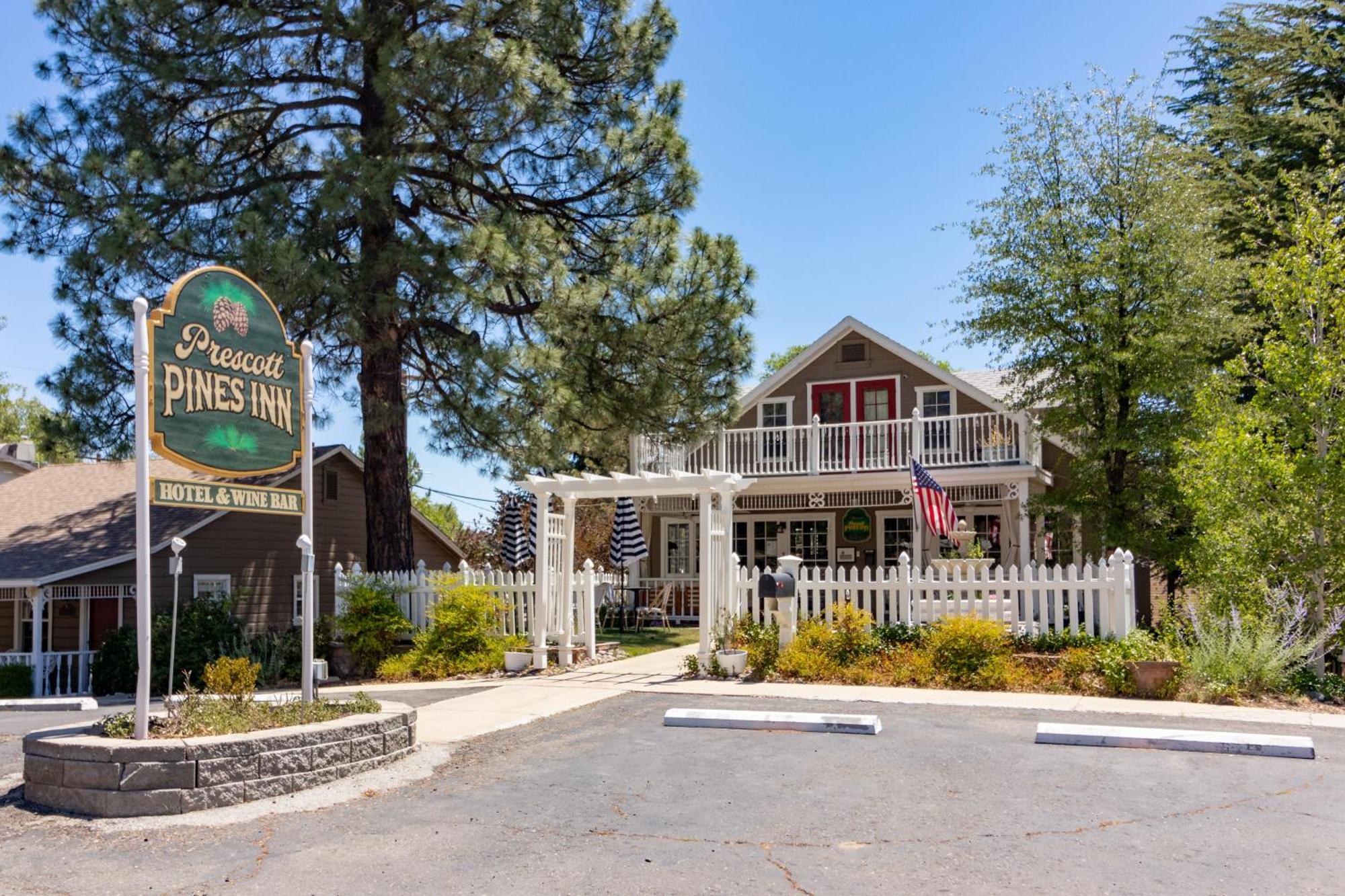Prescott Pines Inn Экстерьер фото