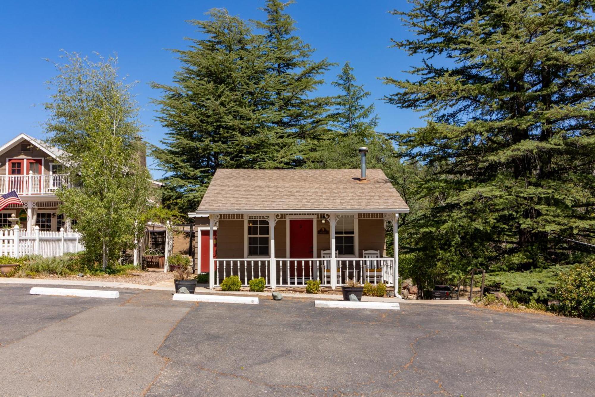 Prescott Pines Inn Экстерьер фото