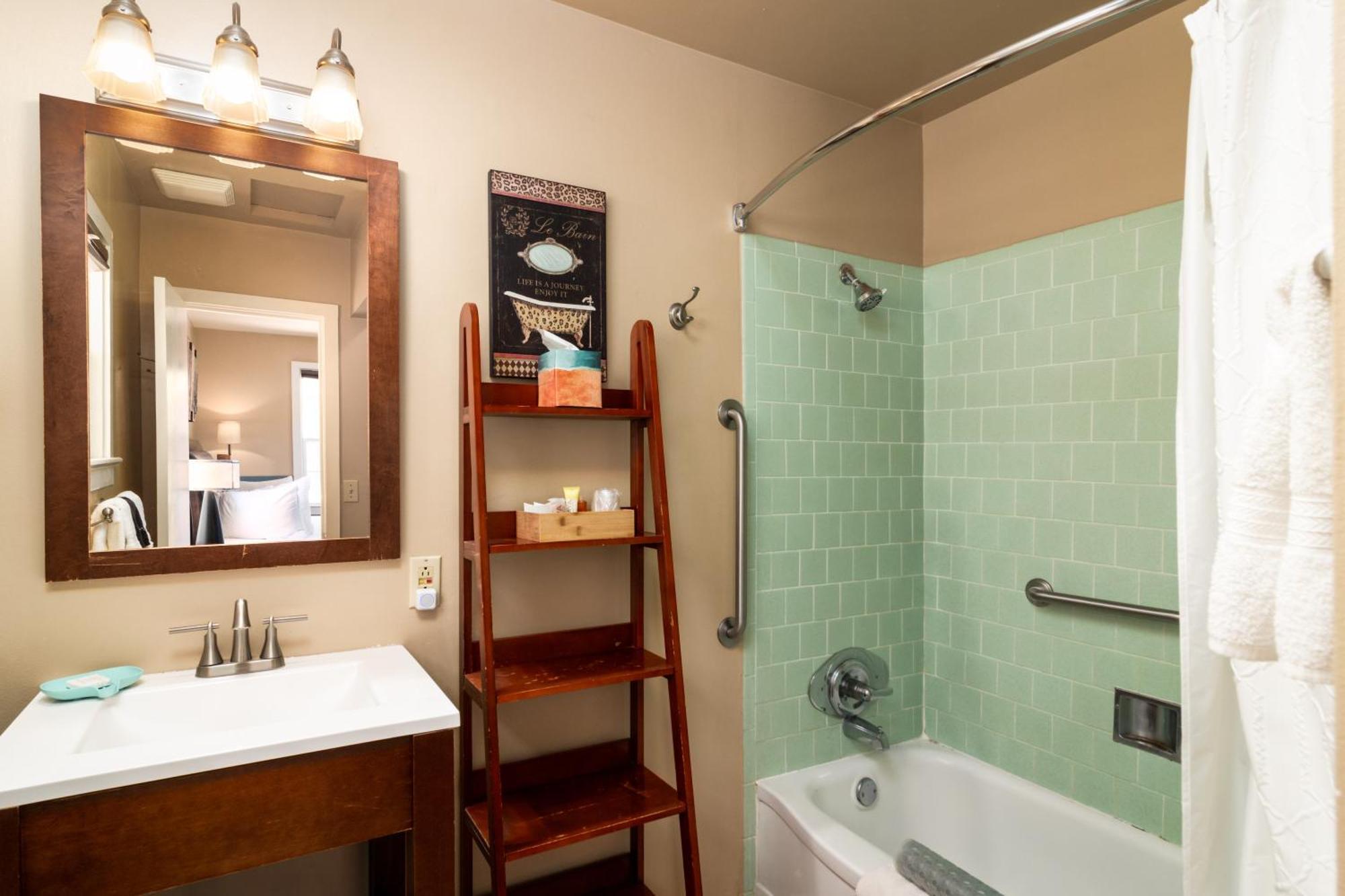 Prescott Pines Inn Экстерьер фото