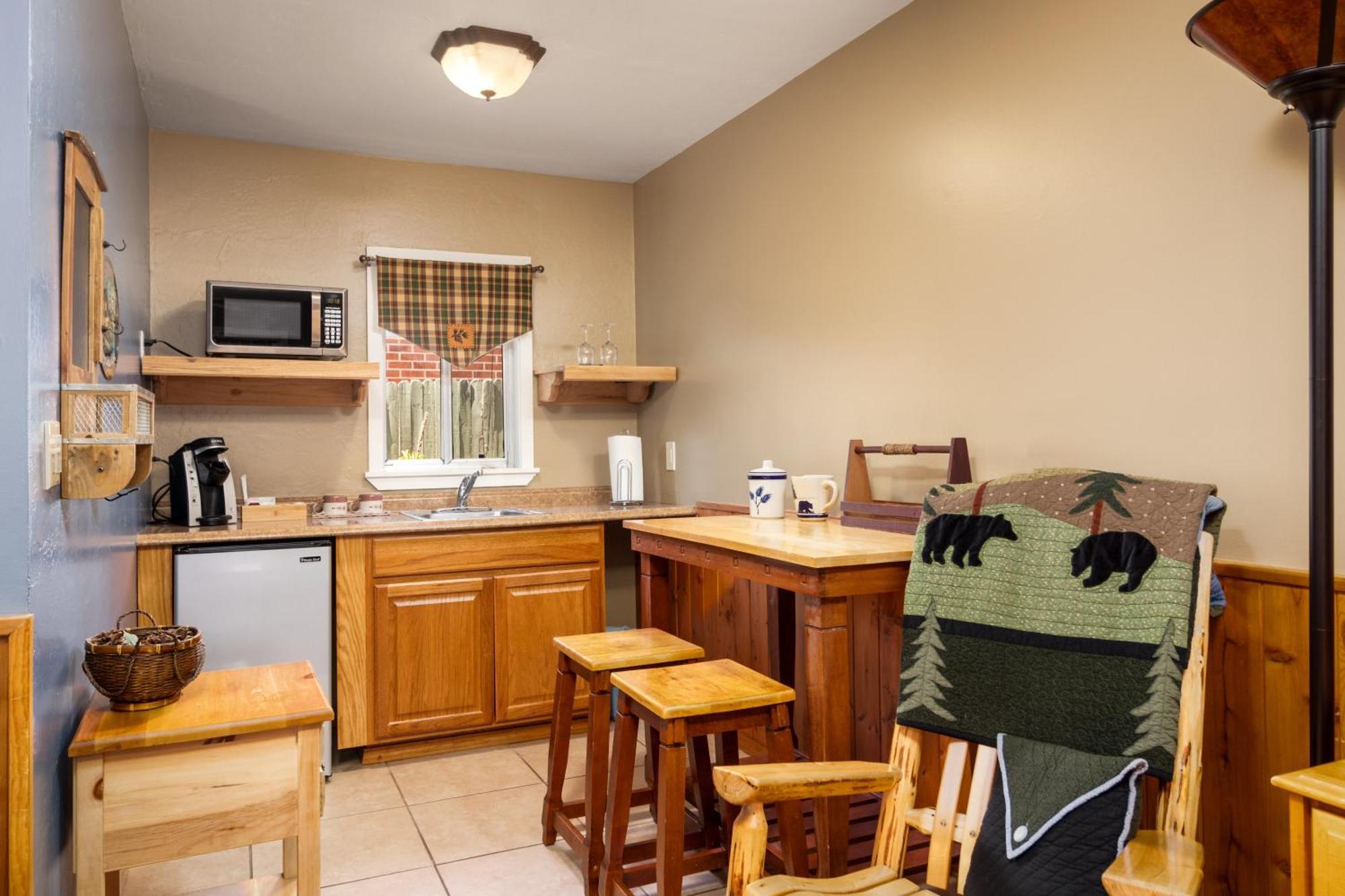 Prescott Pines Inn Экстерьер фото