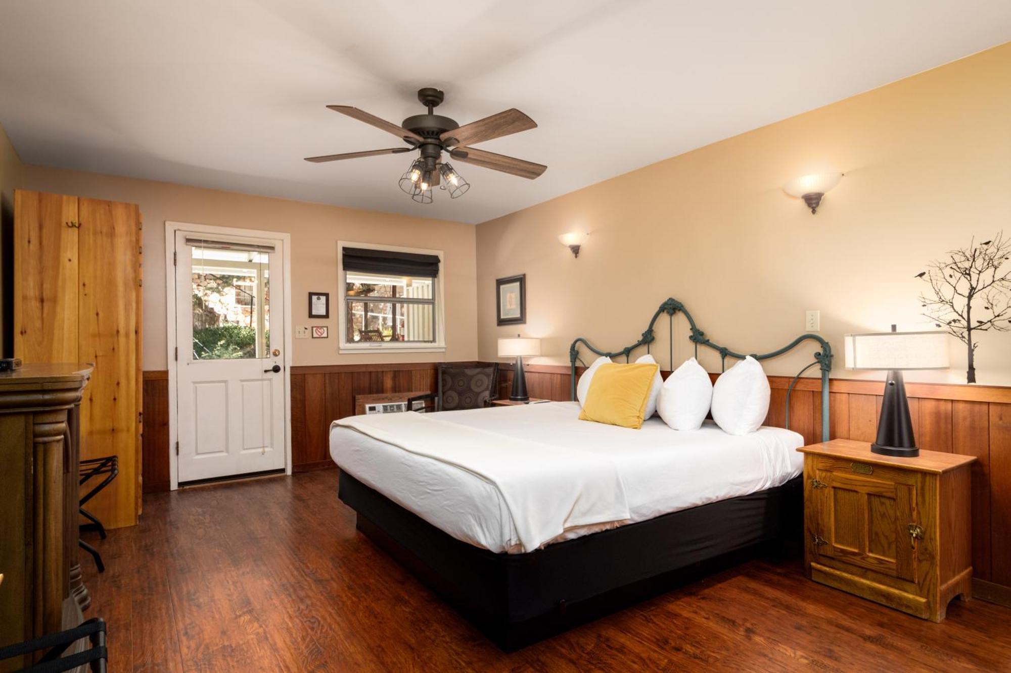 Prescott Pines Inn Экстерьер фото