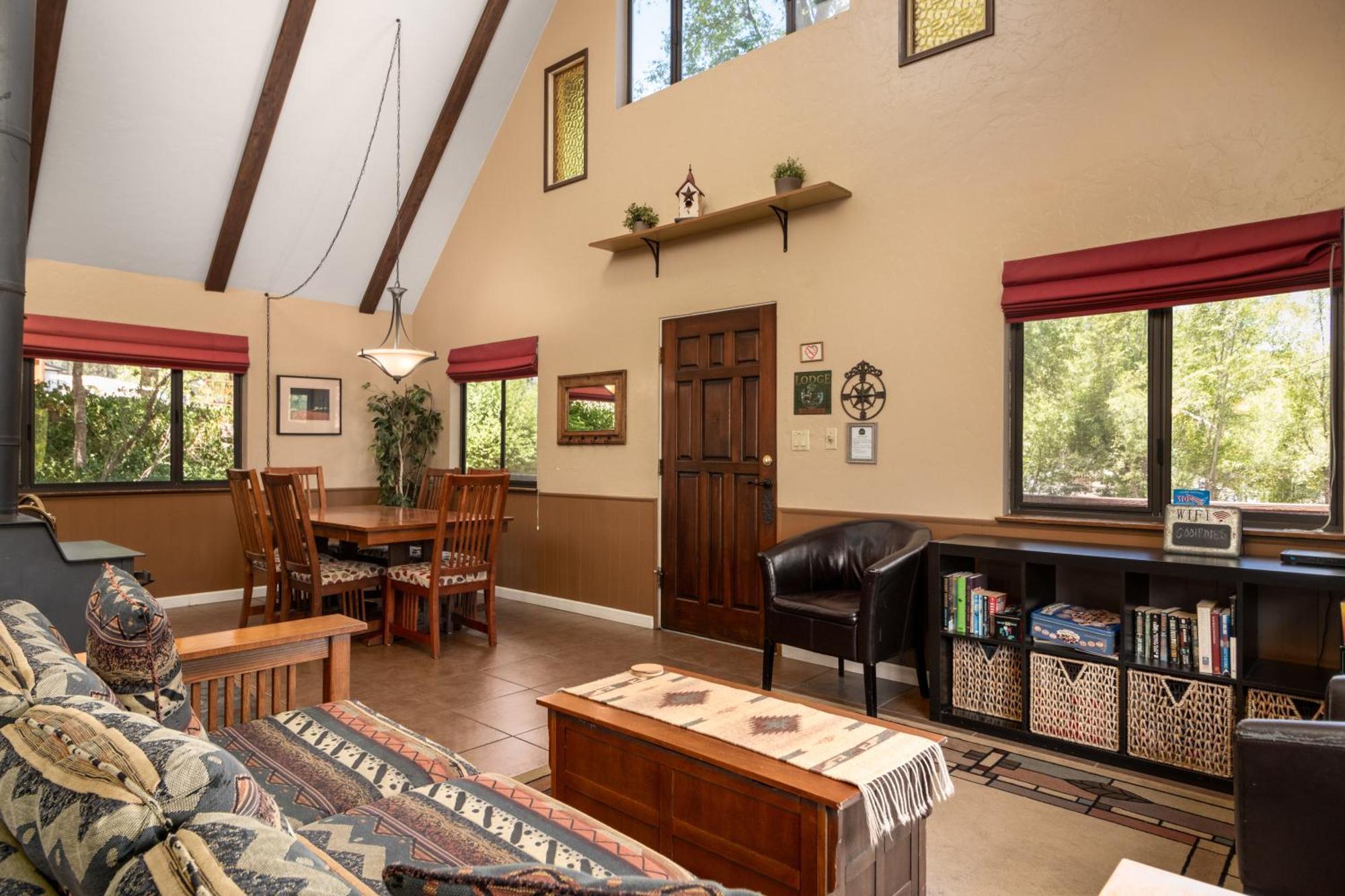 Prescott Pines Inn Экстерьер фото